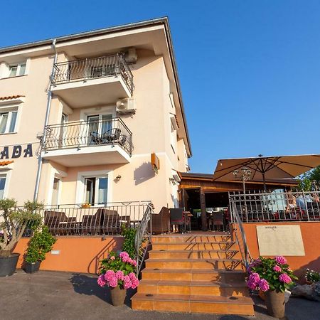 Apartments Jadranka Малинська Екстер'єр фото