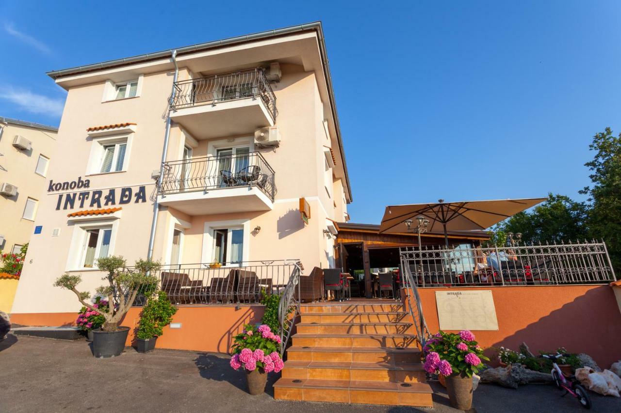 Apartments Jadranka Малинська Екстер'єр фото
