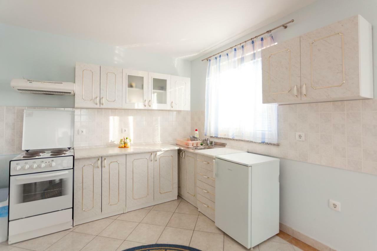 Apartments Jadranka Малинська Екстер'єр фото
