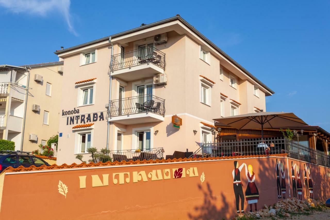 Apartments Jadranka Малинська Екстер'єр фото