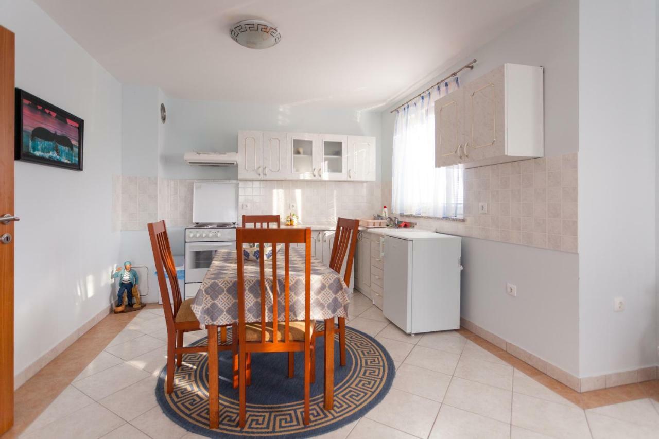 Apartments Jadranka Малинська Екстер'єр фото