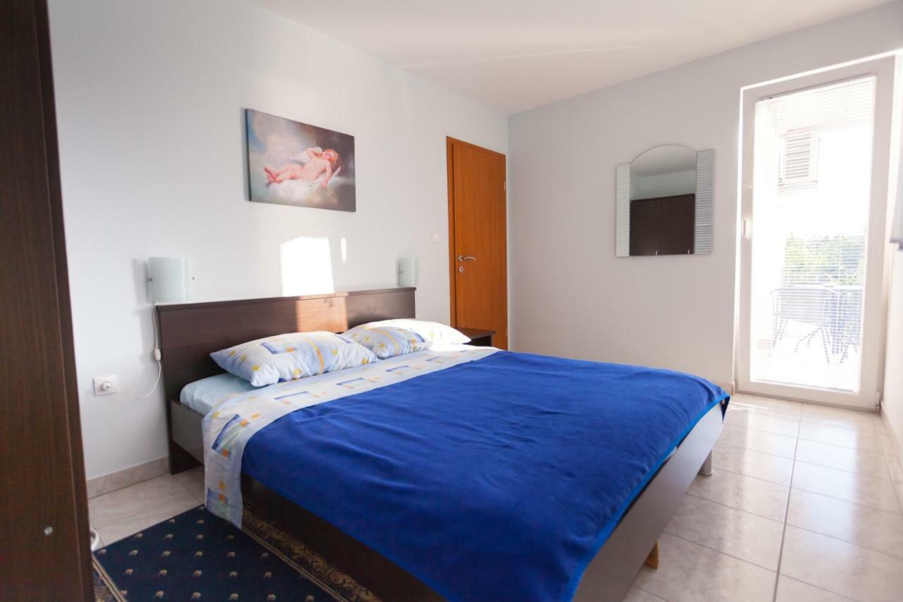 Apartments Jadranka Малинська Екстер'єр фото